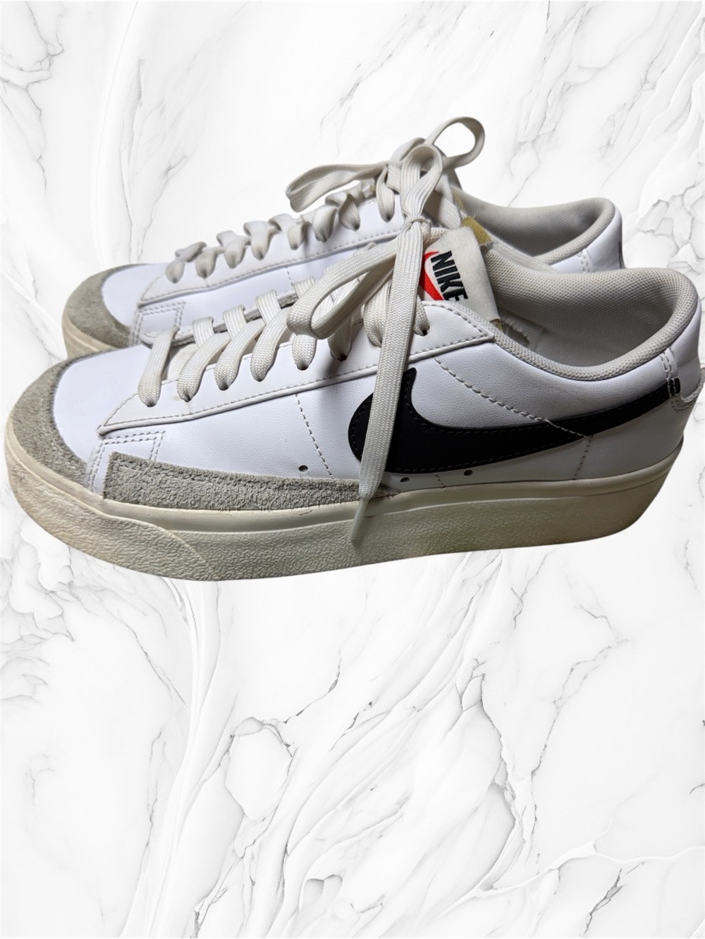 Nike Blazer Low '77 White Low-Top Sneakers with Black Swoosh size woman’s sz 8
